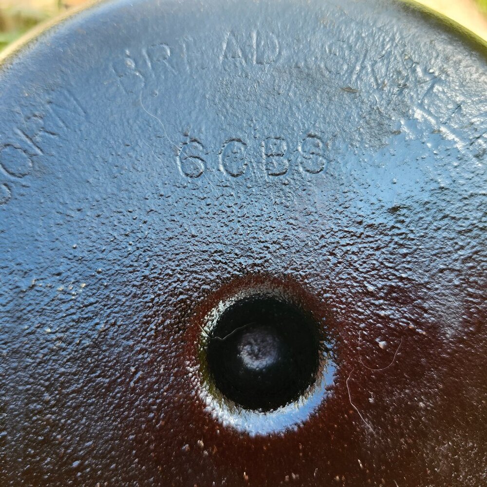 6.5 inch cornbread 6cbs cast iron skillet 6 sectional - Picture 9 of 10